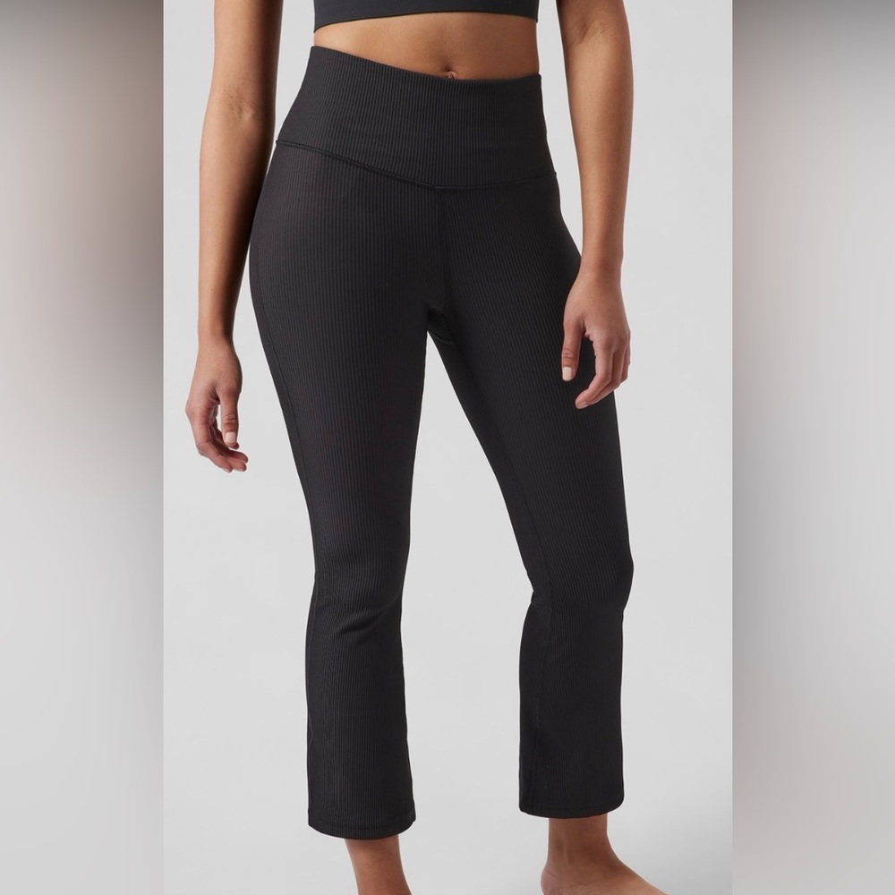 Athleta Elation Ribbed Cropped Flare Legging in Black SZ XS